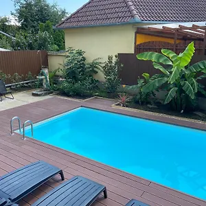 https://veronika-lux-apartman.hotels-hajduszoboszlo-hungary.com
